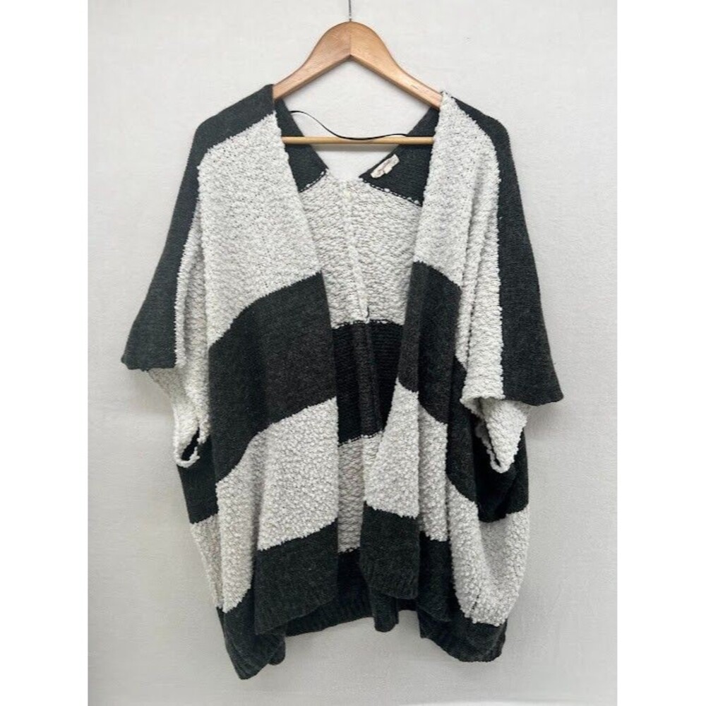 Women's Mystree One Size Open Cardigan Short Sleeve Gray/ White Striped
